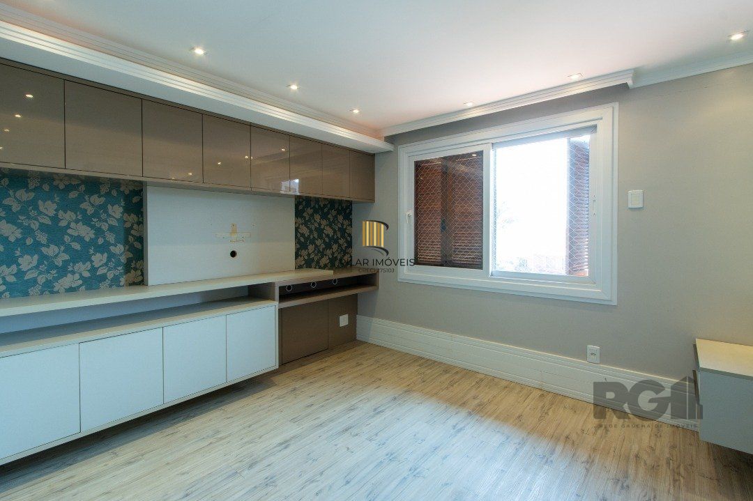 Casa Condominio para Venda - 384.33m², 3 dormitórios, sendo 1 suites, 3 vagas - Cristal