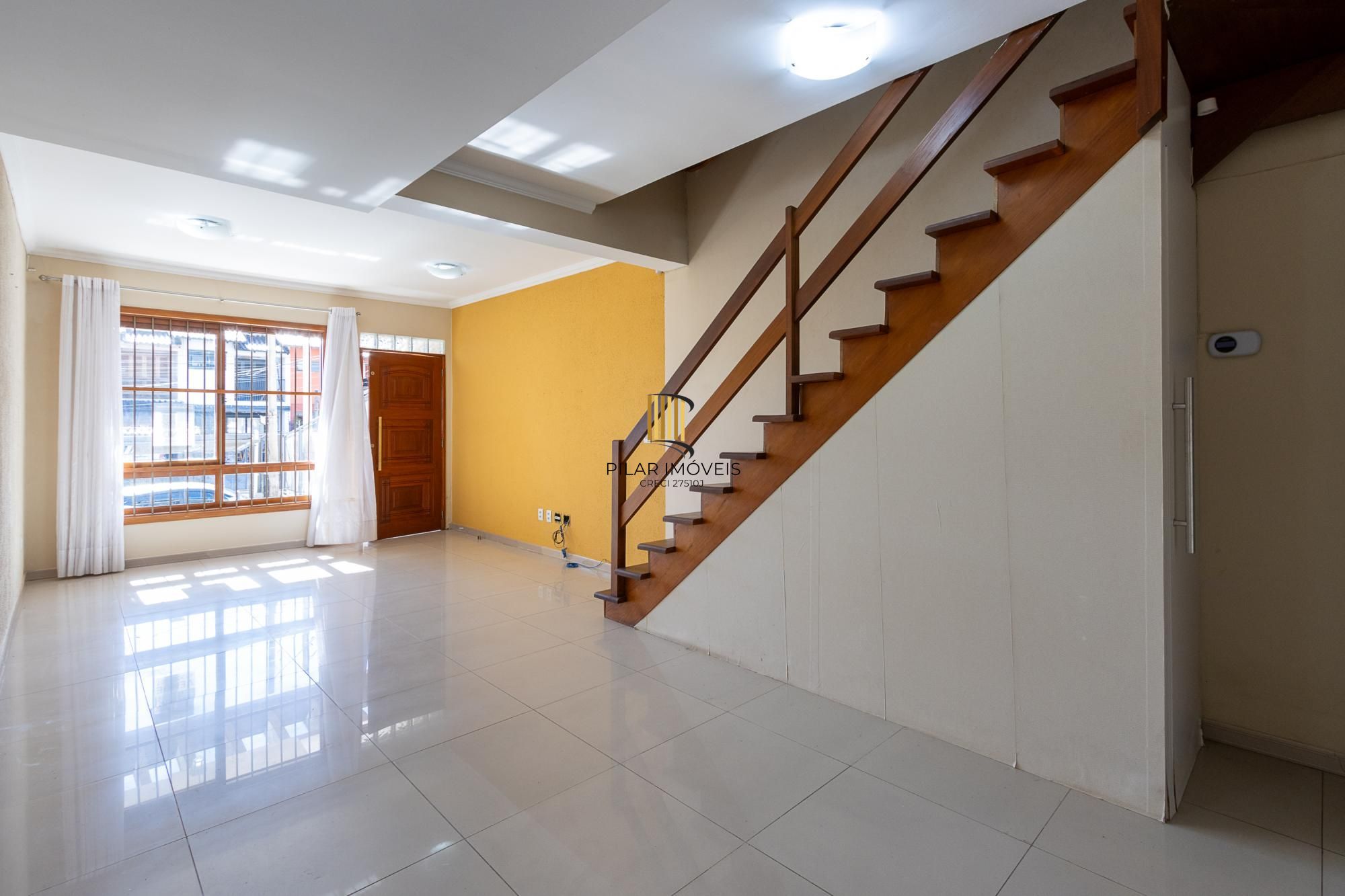 Casa para Venda - 135.78m², 3 dormitórios, sendo 3 suites, 1 vaga - Guarujá