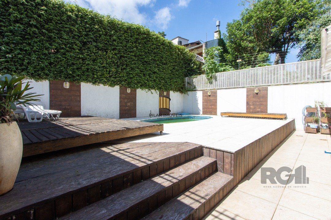 Casa 3 dormitórios no bairro Nonoai
