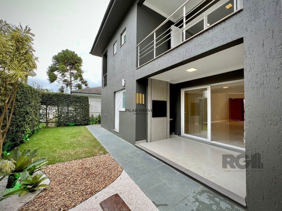 CASA EM CONDOMÍNIO