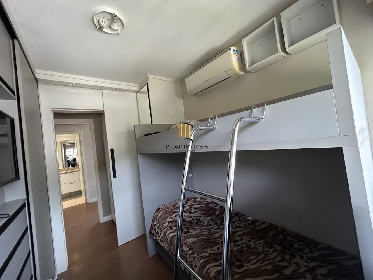 Casa condomínio | 3 dormitórios | 1 Suíte | 240,82 Privativos | 2 Vagas | Bairro Teresópolis