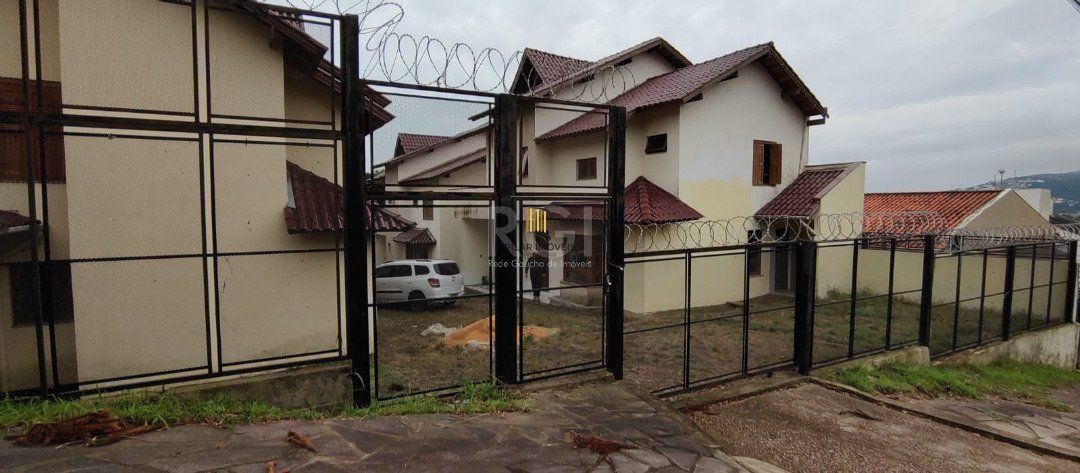 Casa para Venda com 3 dormitórios, sendo 1 suites e 2 vagas no bairro Tristeza - Pilar Imóveis