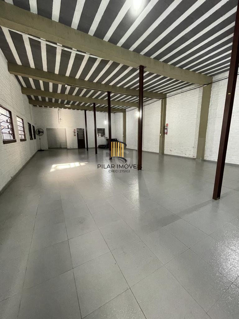 Casa para Venda - 594m², 2 dormitórios, 6 vagas - Vila João Pessoa