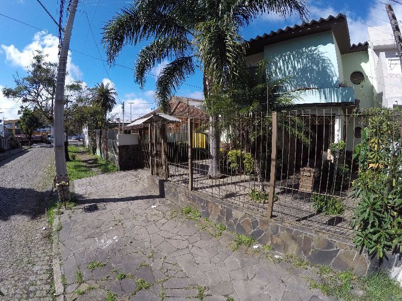 Casa para Venda - 95m², 4 dormitórios, sendo 2 suites, 4 vagas - Ipanema