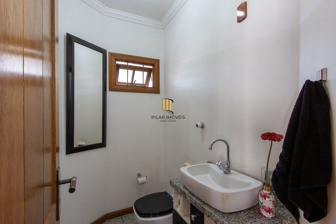 Casa 4 Dormitório(s) Bairro Nonoai