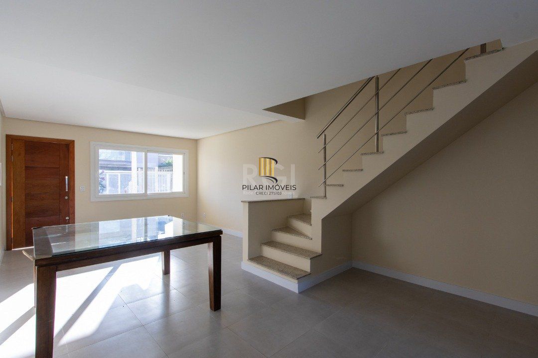 Casa 3 dormitórios no bairro Hípica