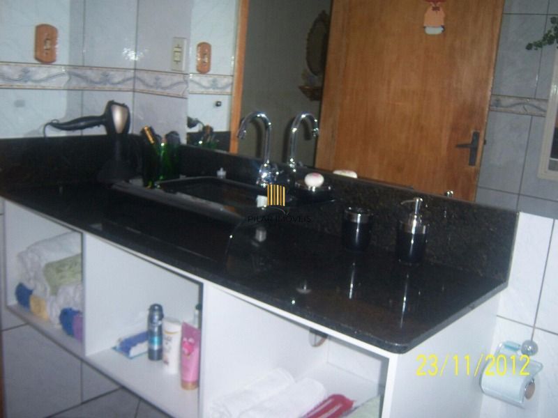 Casa para Venda - 150m², 2 dormitórios, 5 vagas - Ponta Grossa