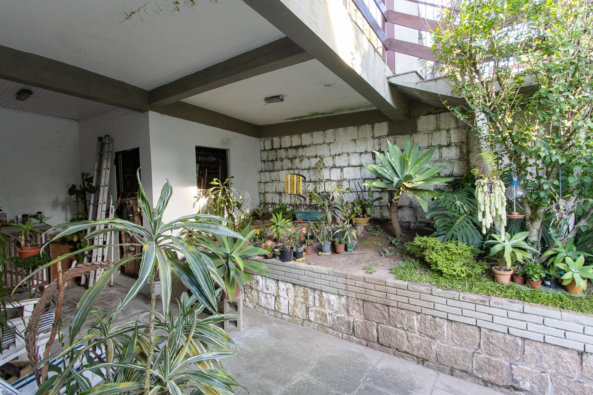 **Casa de 05 dormitórios, 03 suítes, 06 Banheiros, com 315,10m² privativos na Vila Conceição, Porto Alegre, RS**