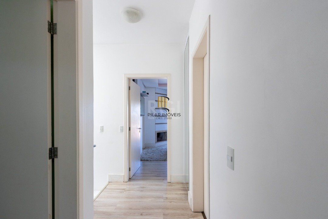 Casa Condominio para Venda - 245.29m², 3 dormitórios, sendo 1 suites, 2 vagas - Pedra Redonda