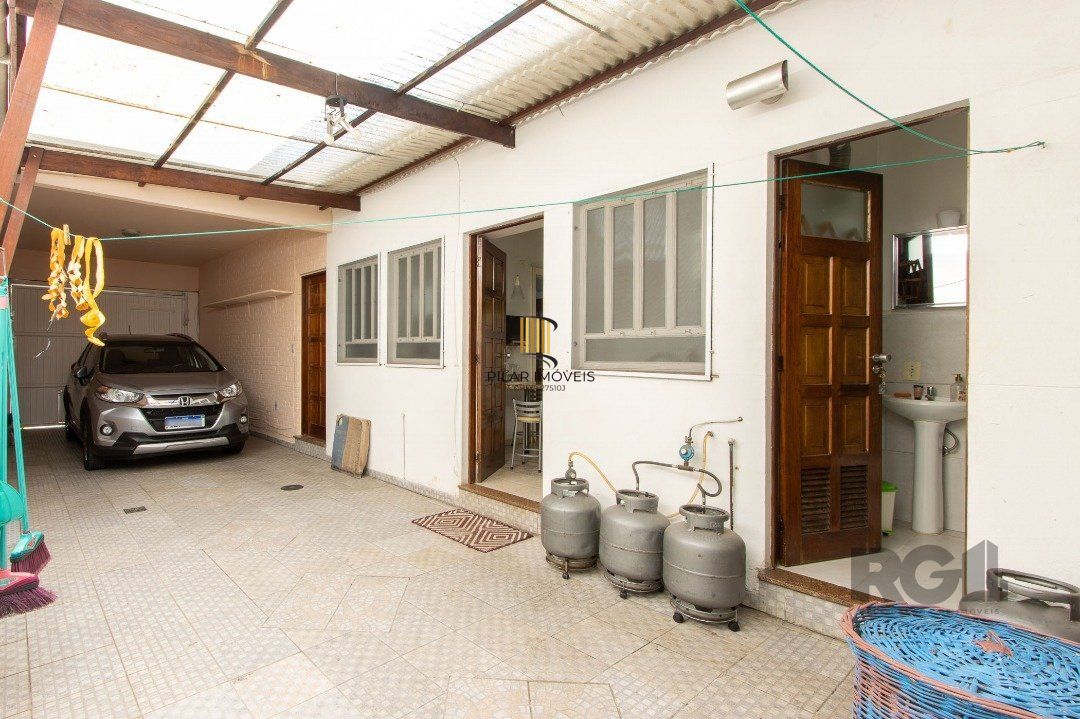 Casa 3 dormitórios no bairro Três Figueiras