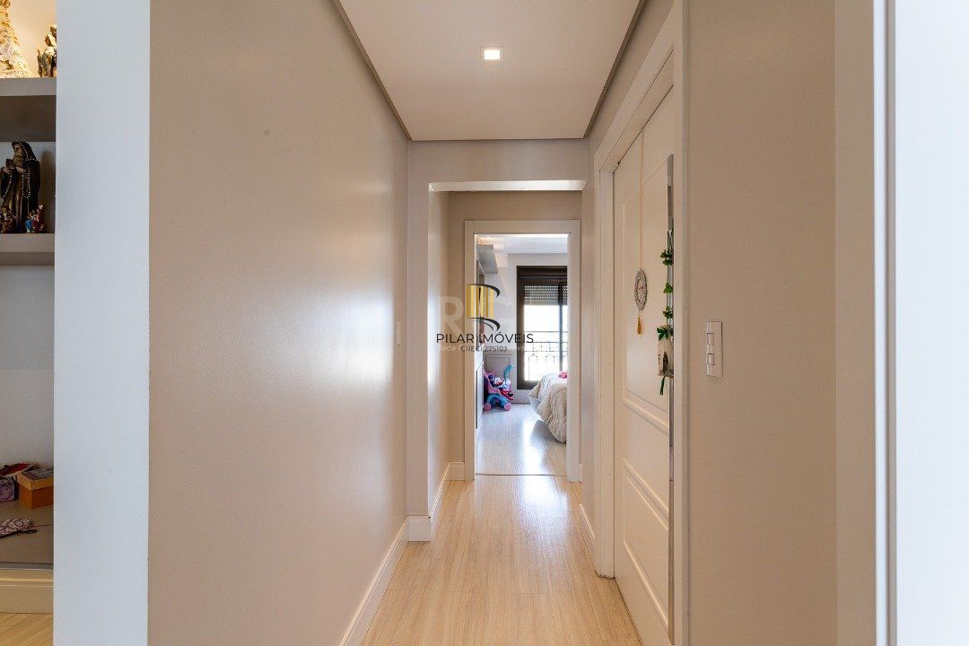 Apartamento para Venda - 323m², 3 dormitórios, sendo 3 suites, 4 vagas - Centro