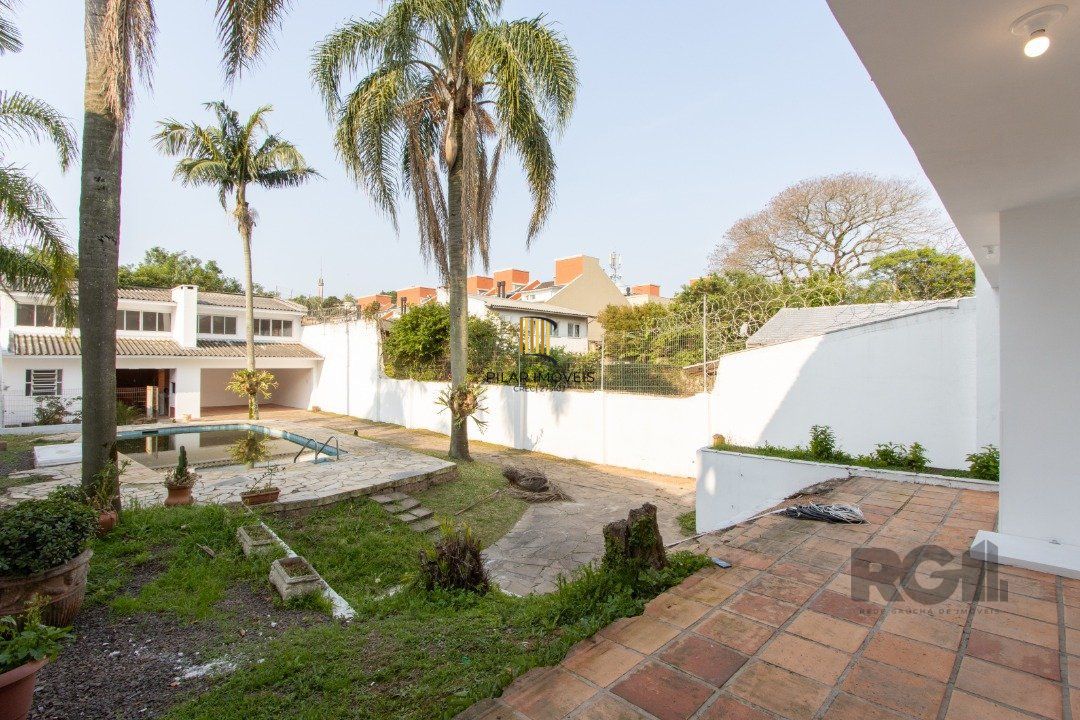 Casa para Venda - 337m², 3 dormitórios, sendo 1 suites, 3 vagas - Cristal