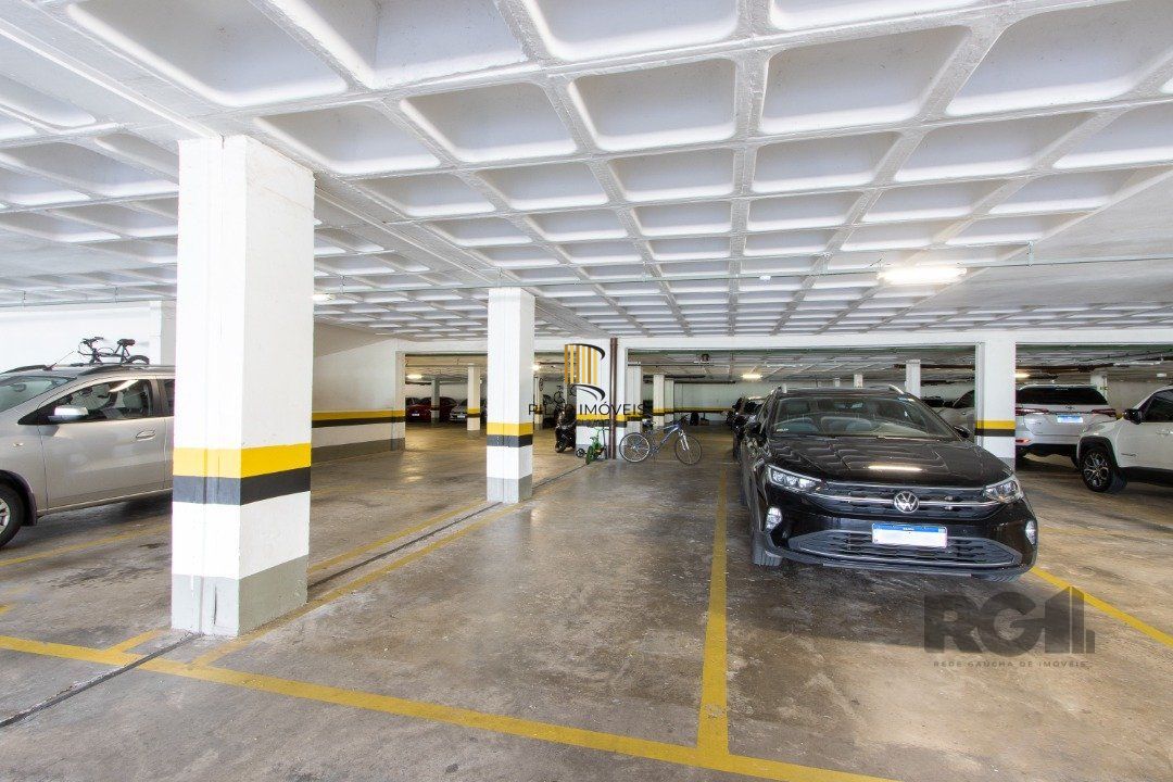 Apartamento em Porto Alegre, no bairro Cavalhada, com 3 dormitório(s), e 3 banheiros, à venda.