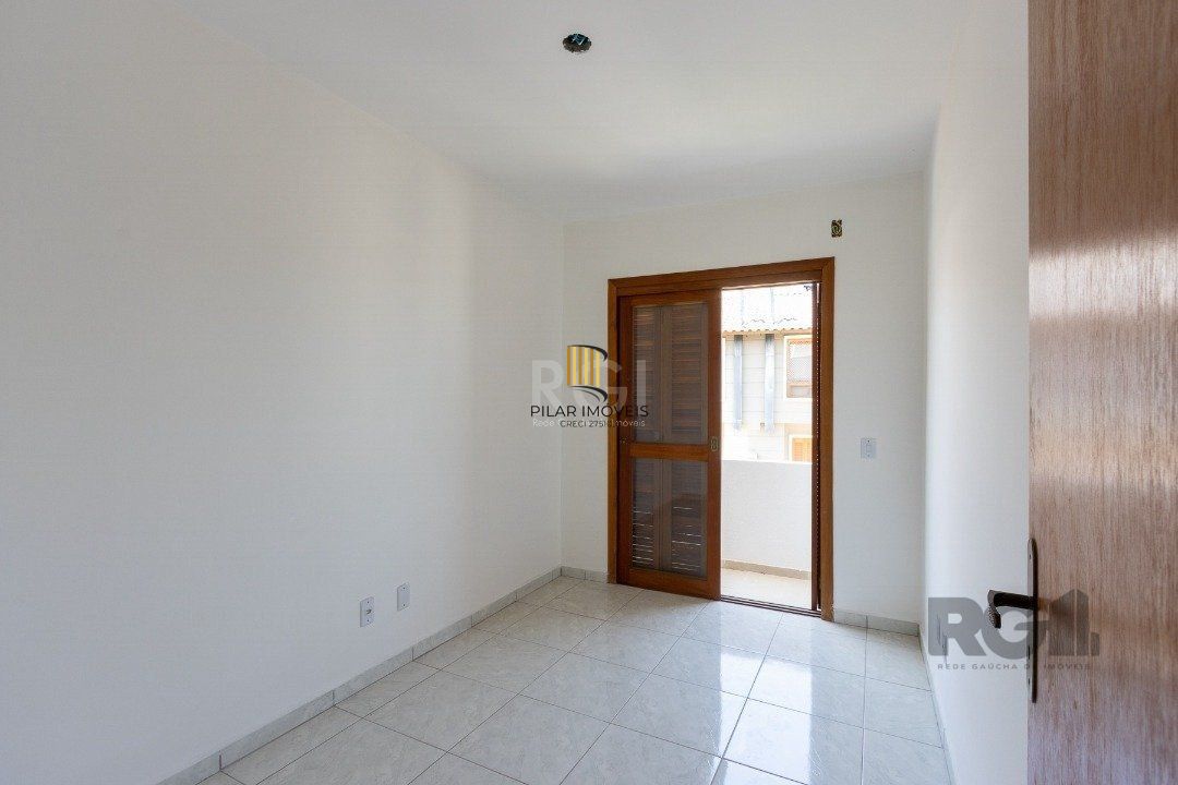 Casa 3 dormitórios no bairro Guarujá