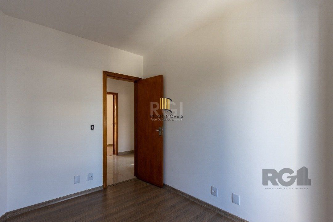 Casa 3 dormitórios no bairro Guarujá