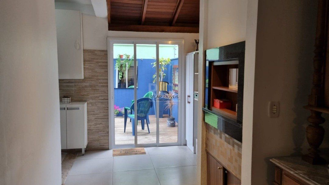 Casa Condominio para Venda - 218m², 3 dormitórios, sendo 1 suites, 2 vagas - Ipanema