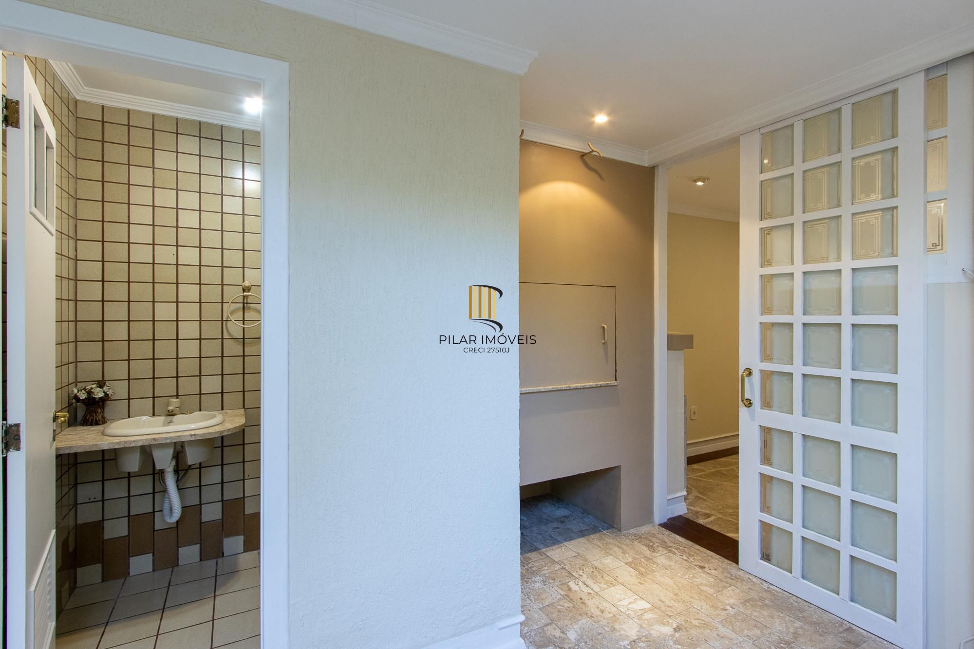 Casa condomínio, no bairro Tristeza, 175,17m² área privativa,03 dormitórios 01 suíte e 02 vagas!