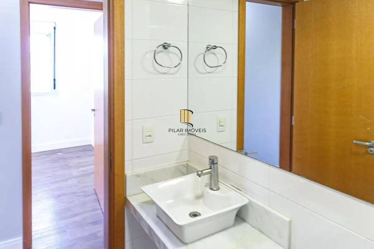 Apartamento à venda no bairro Cavalhada, 3 quartos e 1 vaga