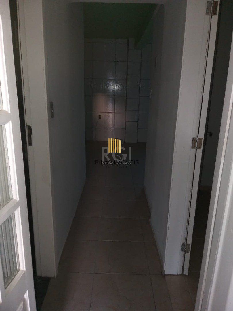 Casa para Venda - 90m², 4 dormitórios, 2 vagas - Restinga Nova