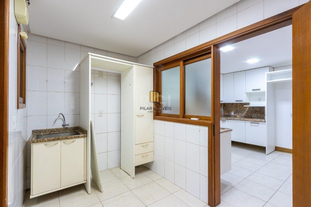 Casa em condomínio para Venda com 4 dormitórios, sendo 1 suites e 4 vagas no bairro Ipanema