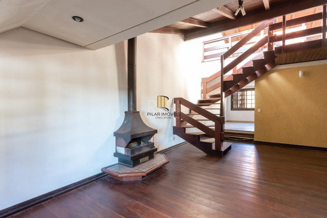 Casa para Venda - 280m², 3 dormitórios, sendo 1 suites, 2 vagas - Espirito Santo