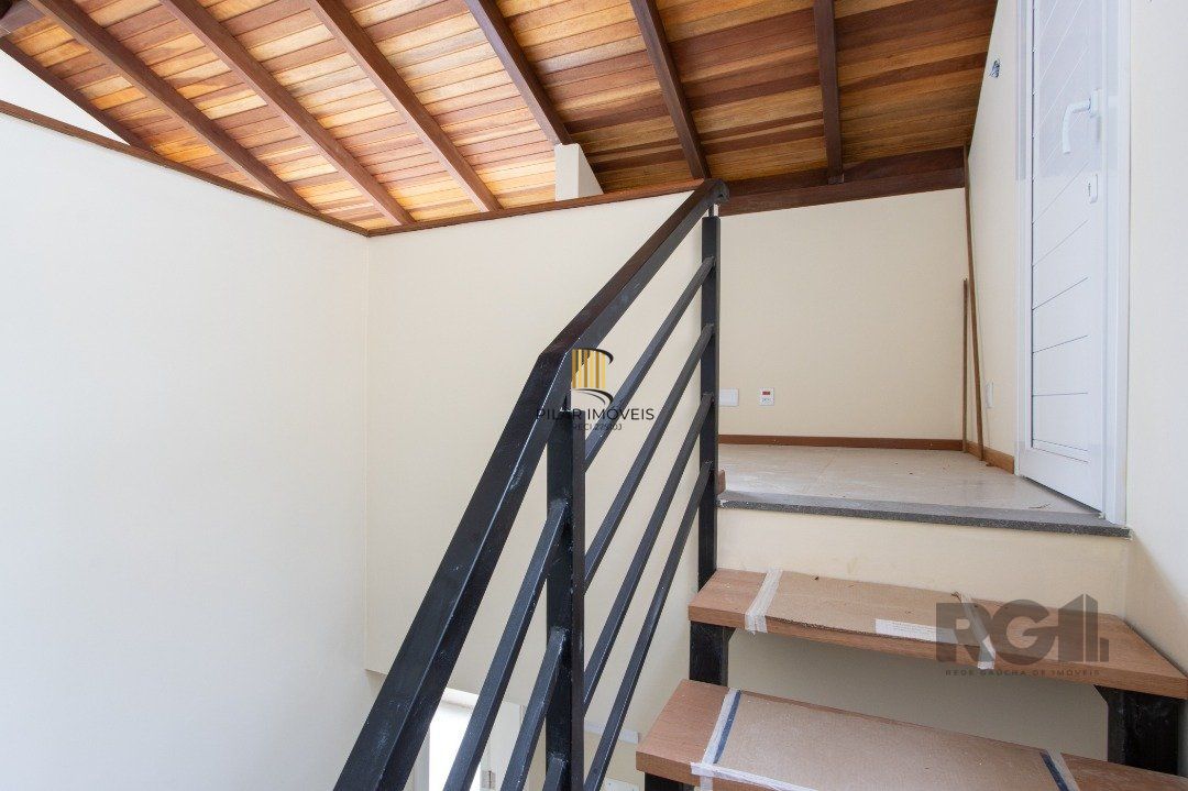 Casa 2 dormitórios no bairro Guarujá