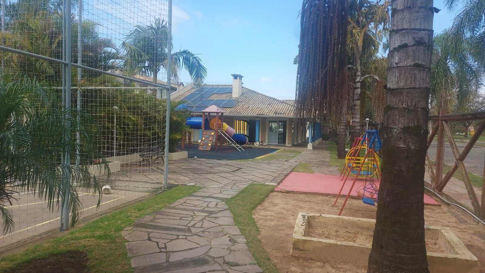 Oportunidade! Casa com 4 dormitórios no bairro Humaitá!!!