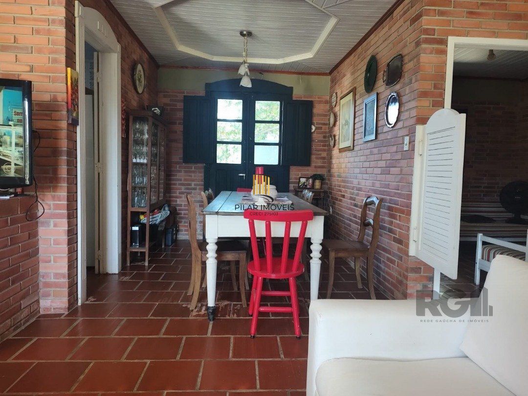 Casa 5 dormitórios no bairro Atlântida