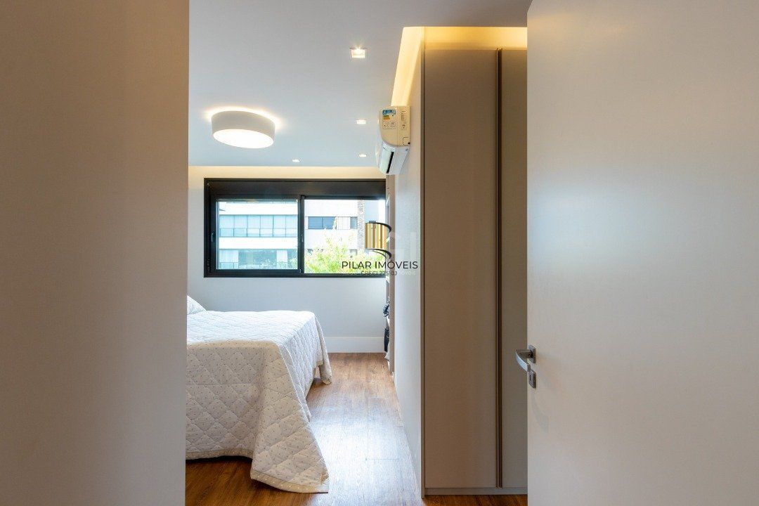 Apartamento para Venda - 164m², 3 dormitórios, sendo 3 suites, 3 vagas - Pedra Redonda