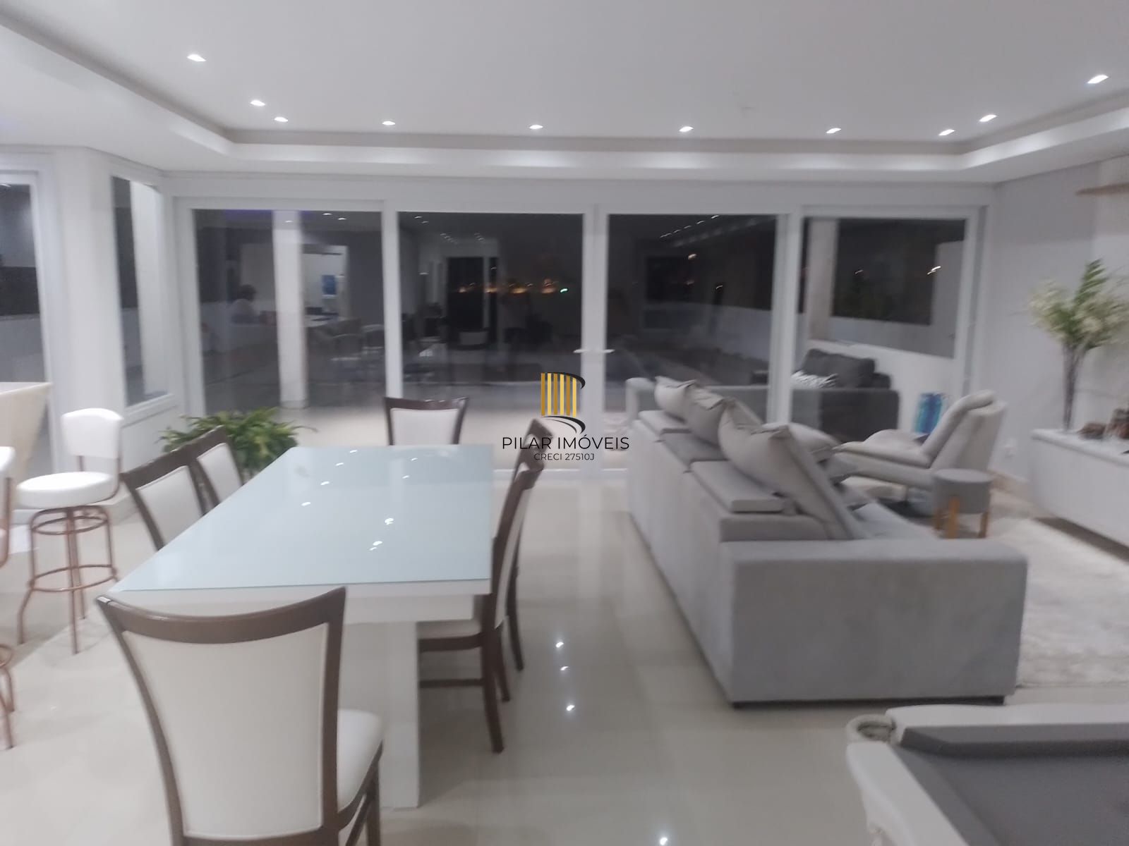 Excelente Casa à Venda no Condomínio Terra Ville