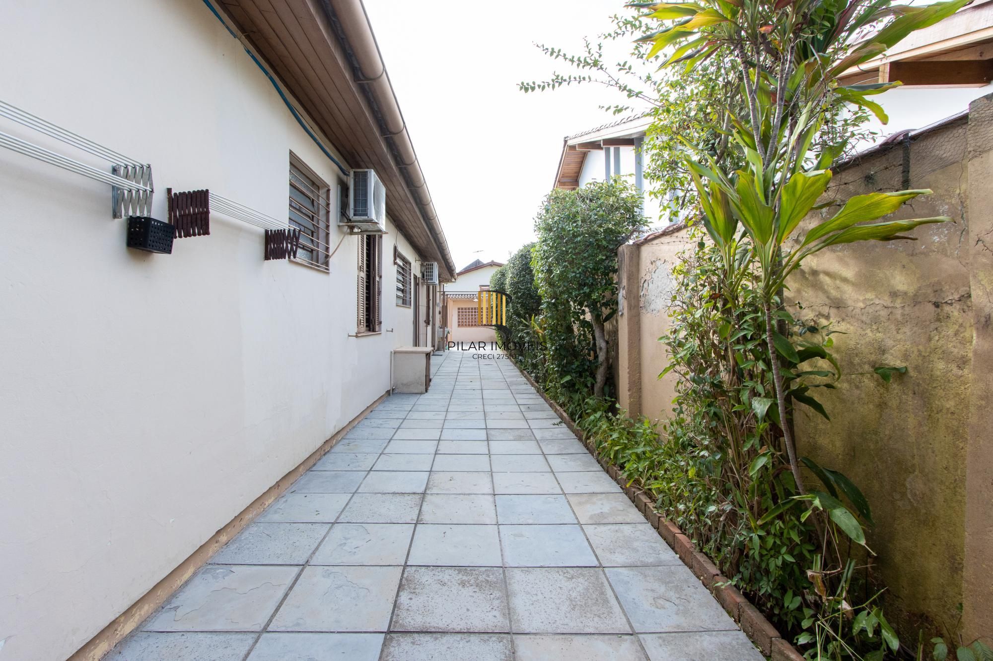 Casa para Venda - 180m², 3 dormitórios, sendo 1 suites, 2 vagas - Ipanema