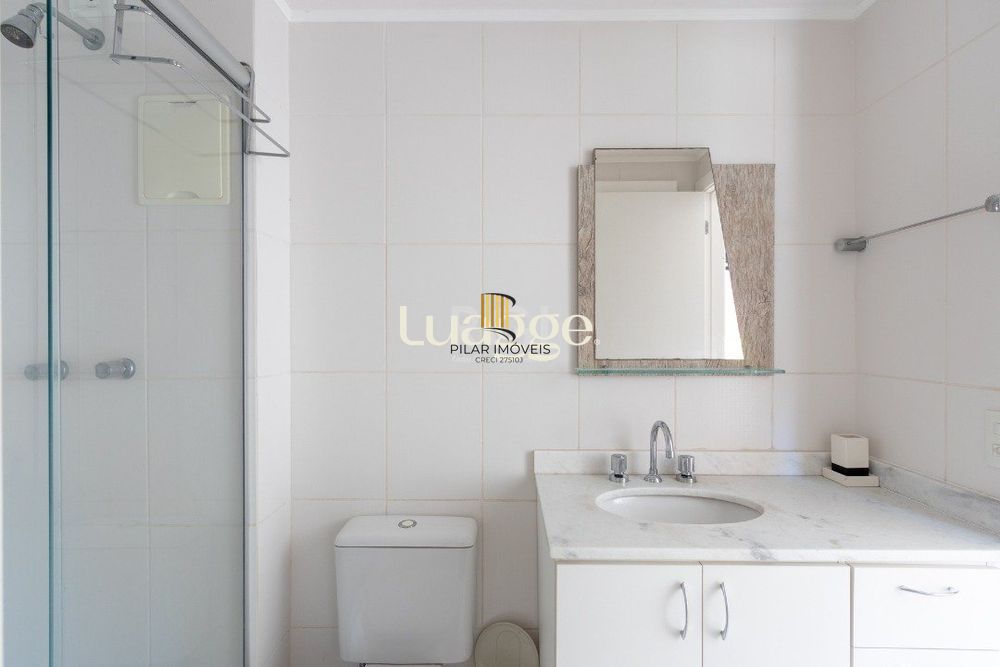 Apartamento de 02 dormitórios com garagem