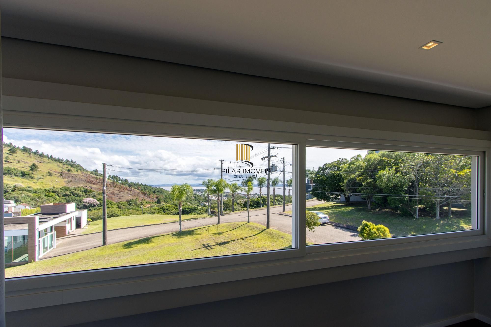 Luxuosa Casa em Condomínio de Alto Padrão com vista para Guaiba