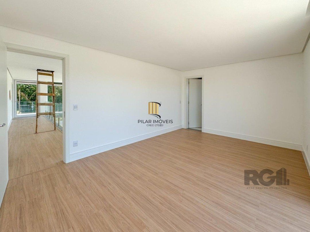 Casa Condominio para Venda - 300m², 4 dormitórios, sendo 4 suites, 2 vagas - Alphaville