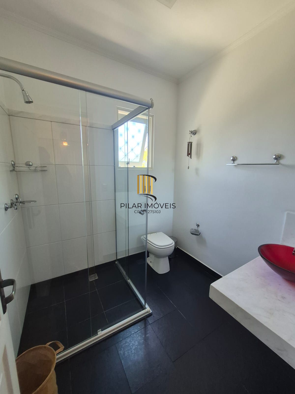 Casa 4 Dormitórios 1 suite 3 banheiros piscina e churasqueira