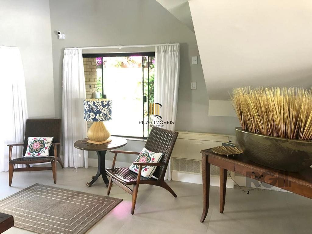 Casa 4 dormitórios no bairro Centro