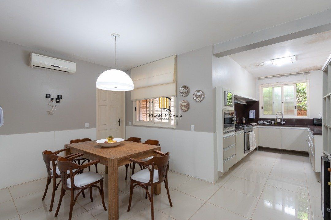 Casa para Venda - 800m², 3 dormitórios, sendo 3 suites, 4 vagas - Vila Assunção