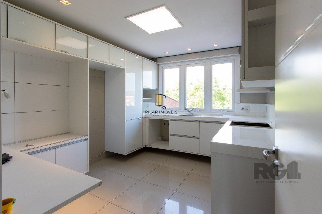 Casa Condominio para Venda - 384.33m², 3 dormitórios, sendo 1 suites, 3 vagas - Cristal