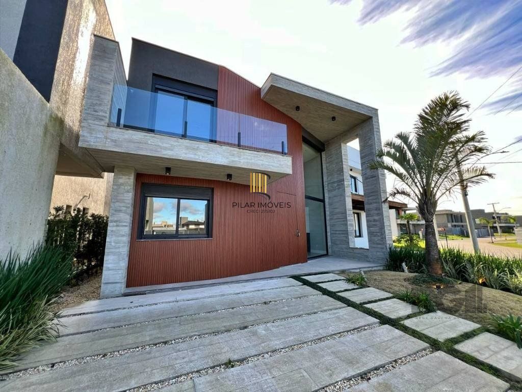 Casa de Condomínio 4 dormitórios no bairro Centro