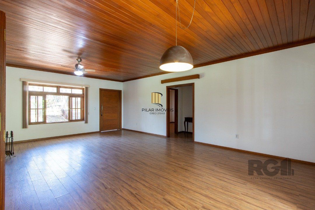 Casa 4 dormitórios no bairro Espírito Santo