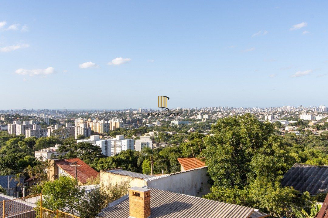 Casa 5 dormitórios no bairro Teresópolis