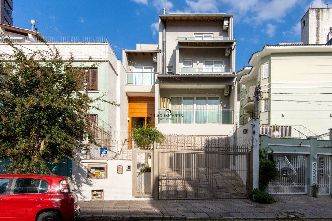 Casa com 5 suites com area privativa 714,00