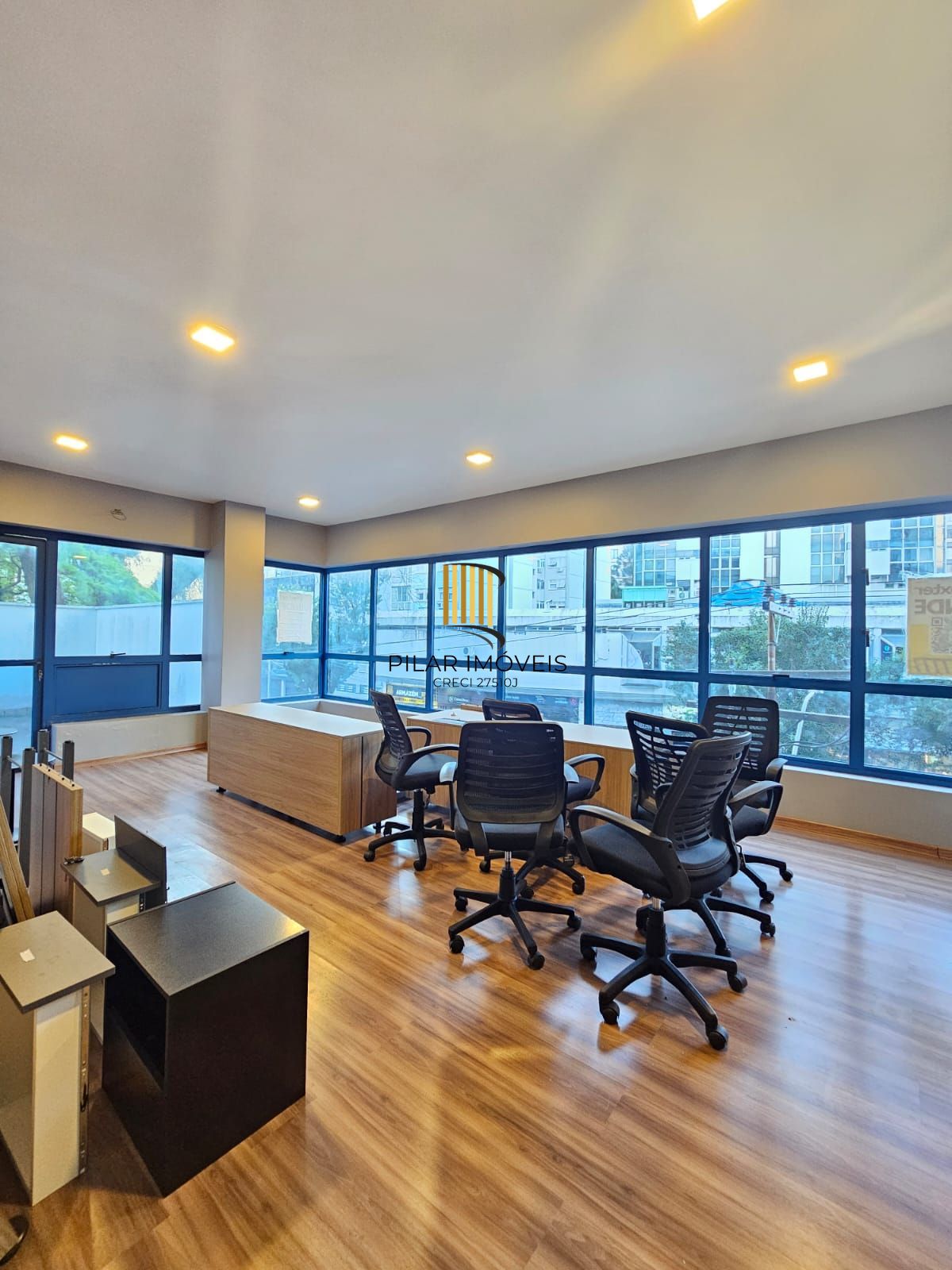 Conjunto comercial na Mostardeiro