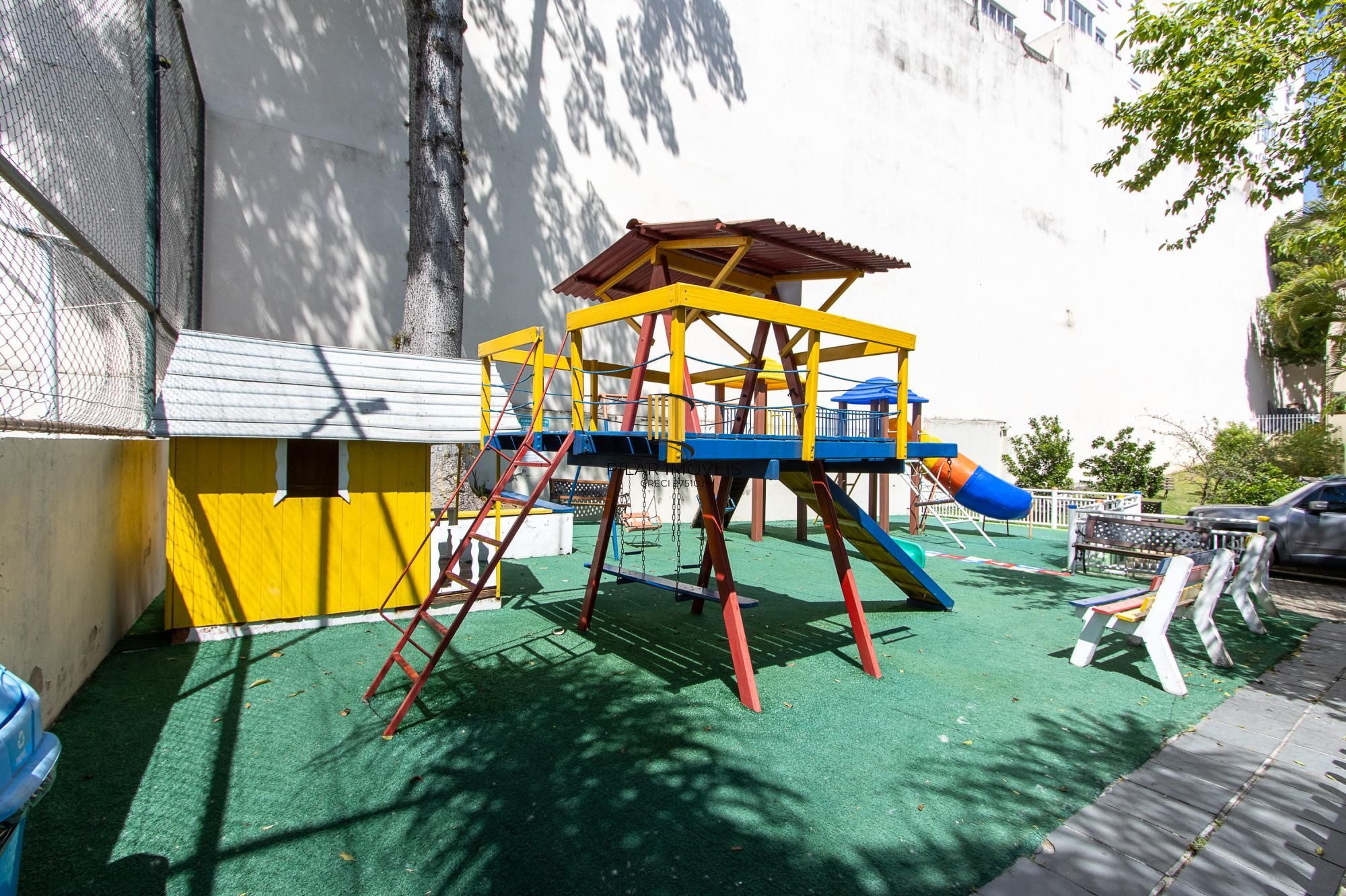 Casa em condominio com piscina