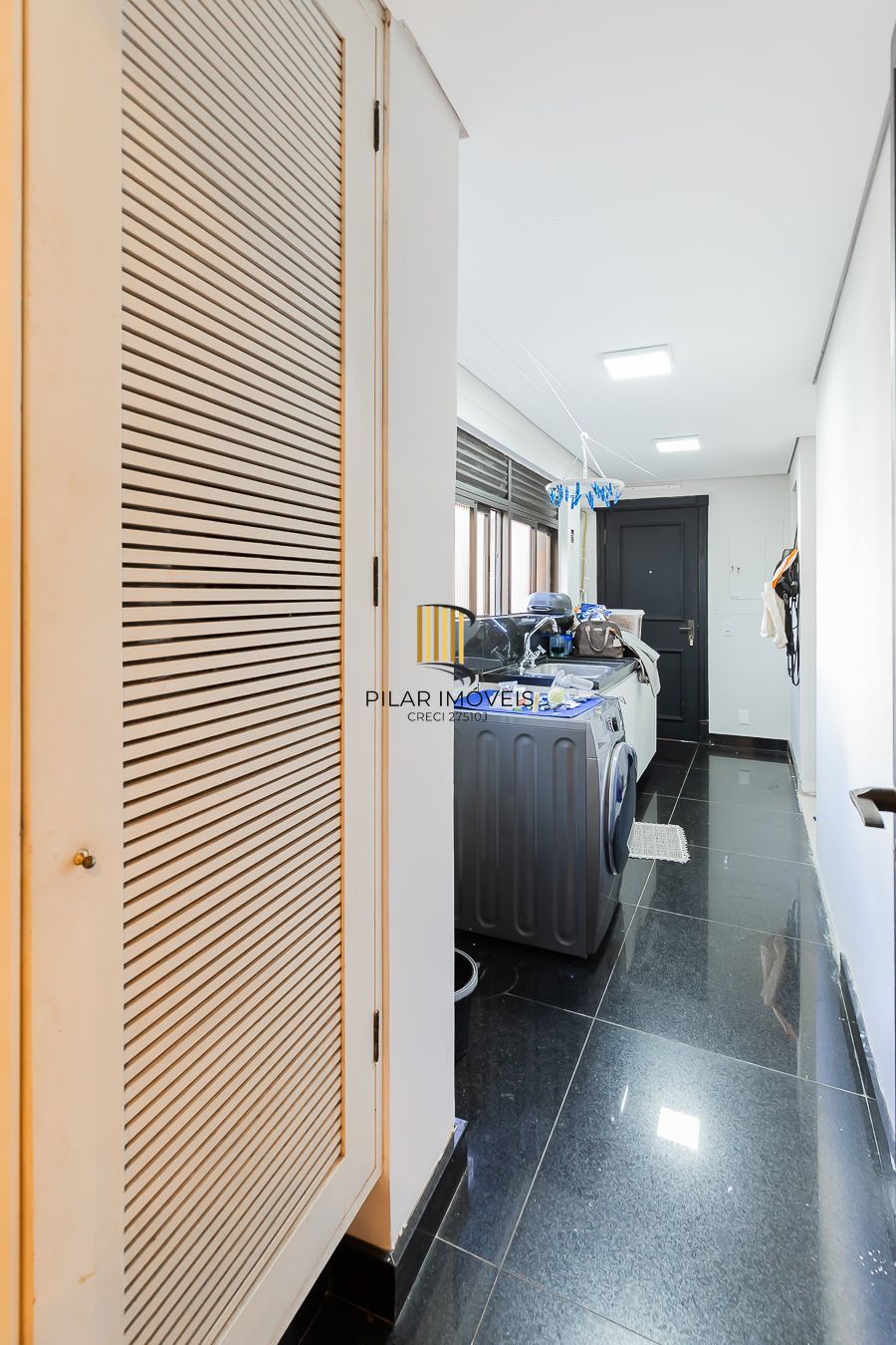 Apartamento 3 dormitórios, 3 vagas e 259 m² no bairro Auxiliadora.