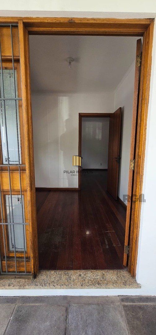 Casa 4 dormitórios no bairro Jardim Sabará