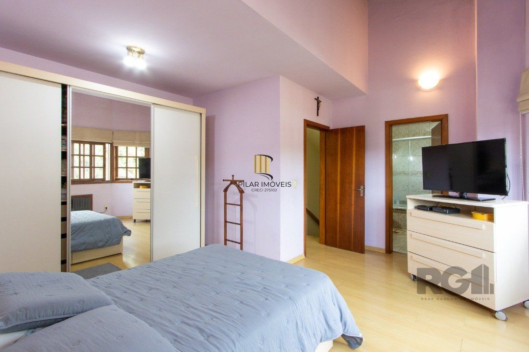 Casa para Venda - 180.3m², 3 dormitórios, sendo 1 suites, 3 vagas - Guarujá