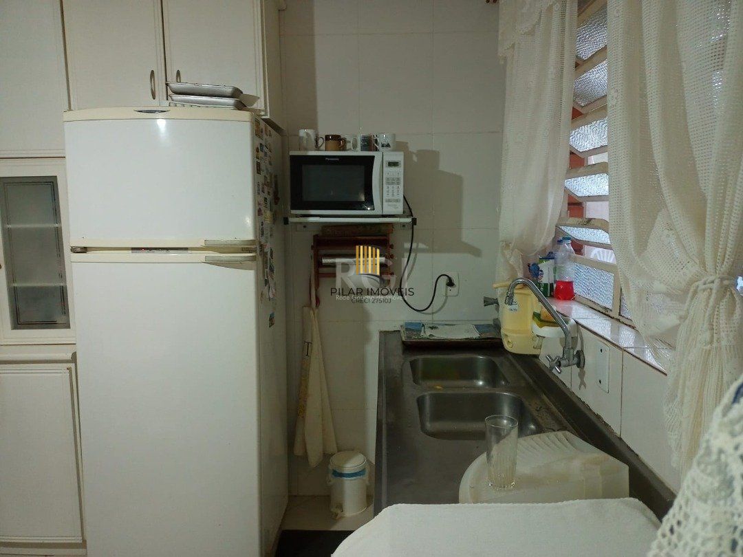 Casa para Venda - 220m², 3 dormitórios, sendo 1 suites, 1 vaga - Camaquã