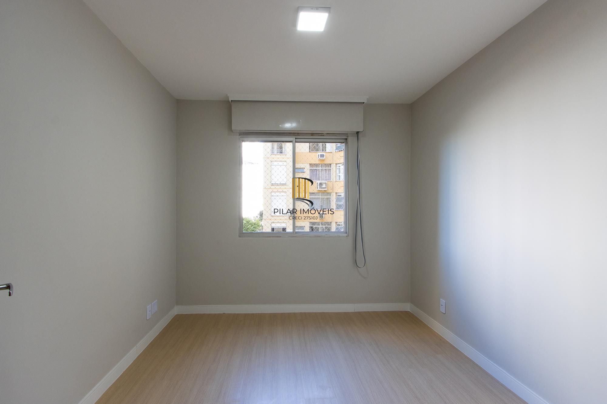 APARTAMENTO 2 DORMITÓRIOS, REFORMADO - BAIRRO TRISTEZA