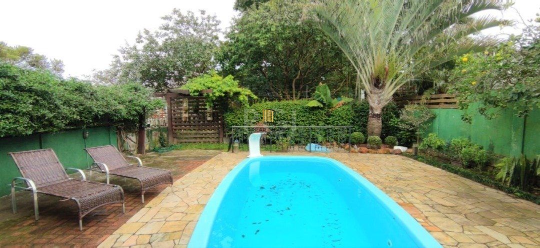 Casa para Venda - 179m², 3 dormitórios, sendo 1 suites, 5 vagas - Hípica